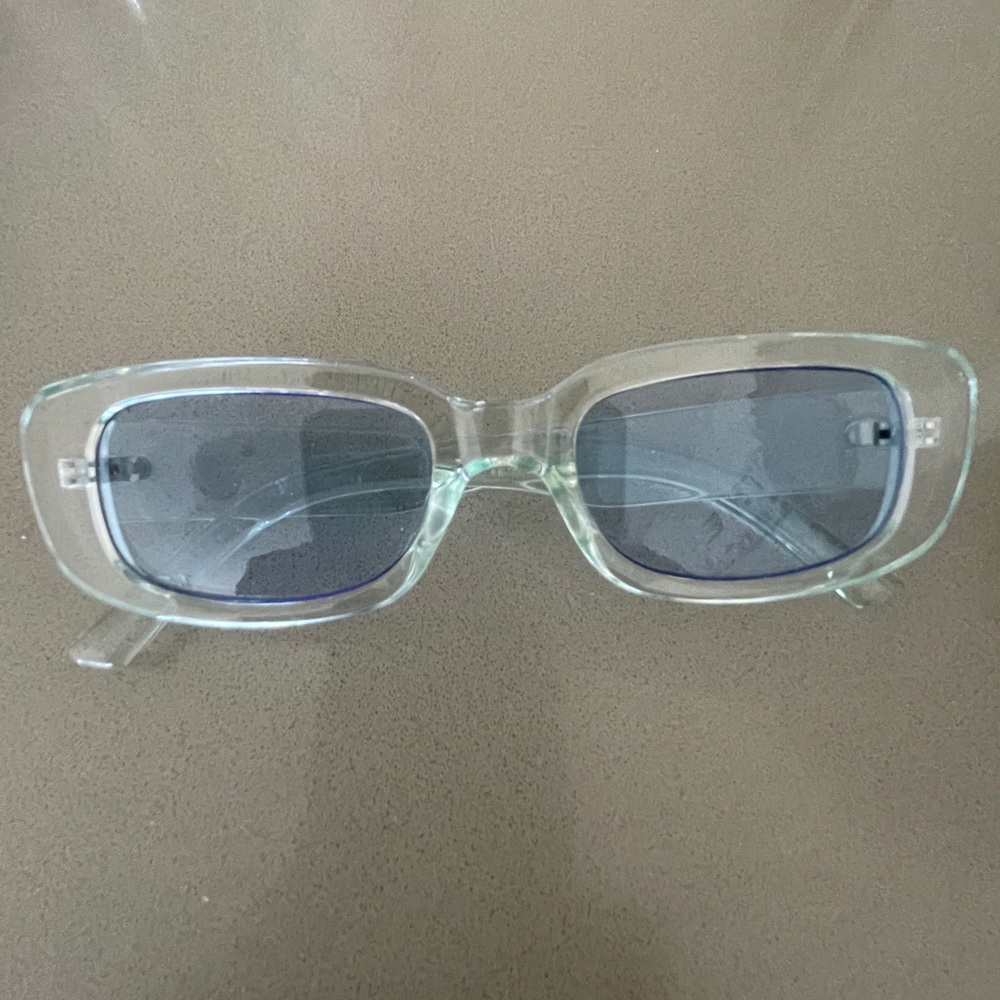 Blue‎ plastic sunglasses